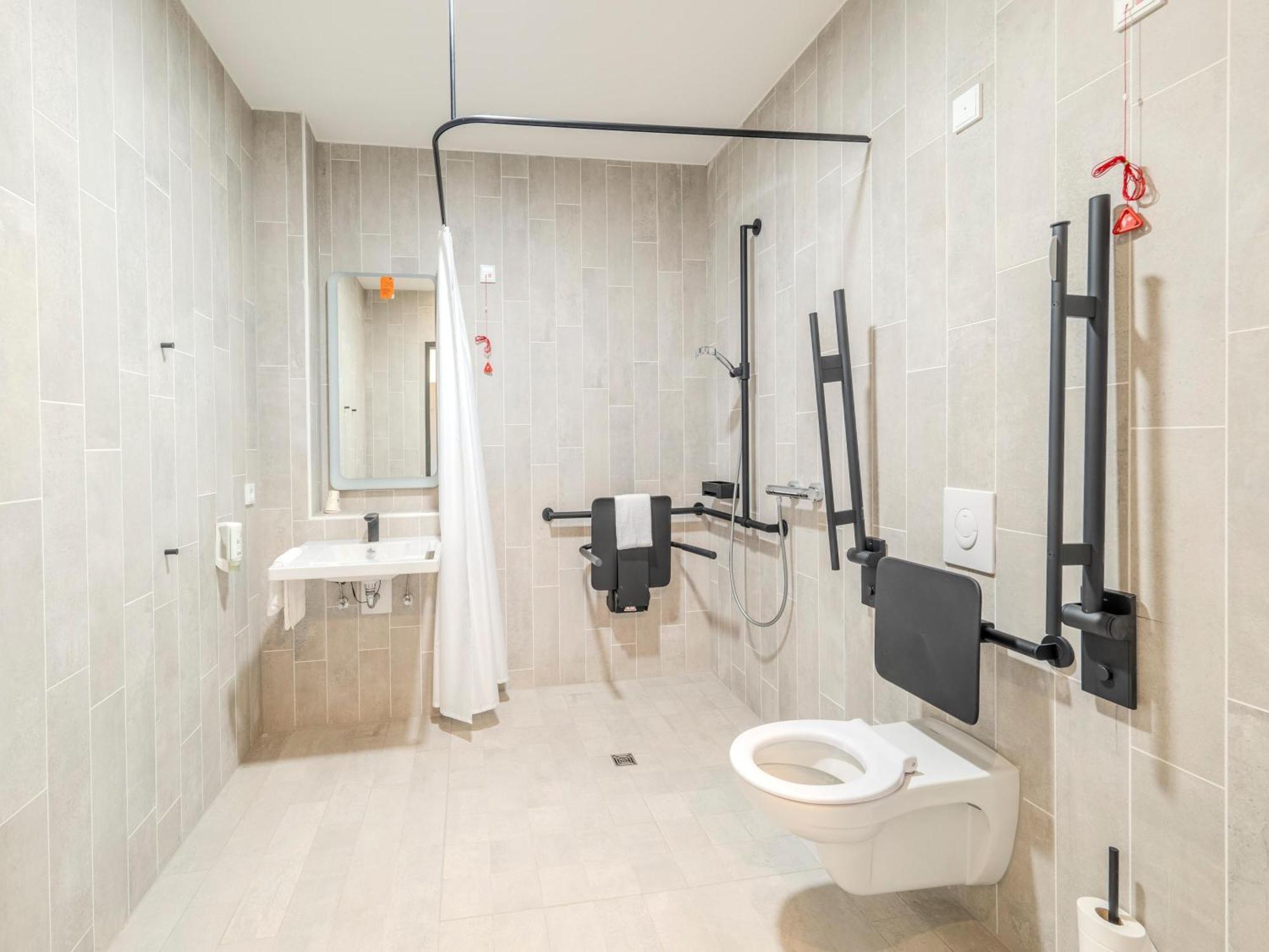 B&B Hotel Offenburg-Hbf エクステリア 写真