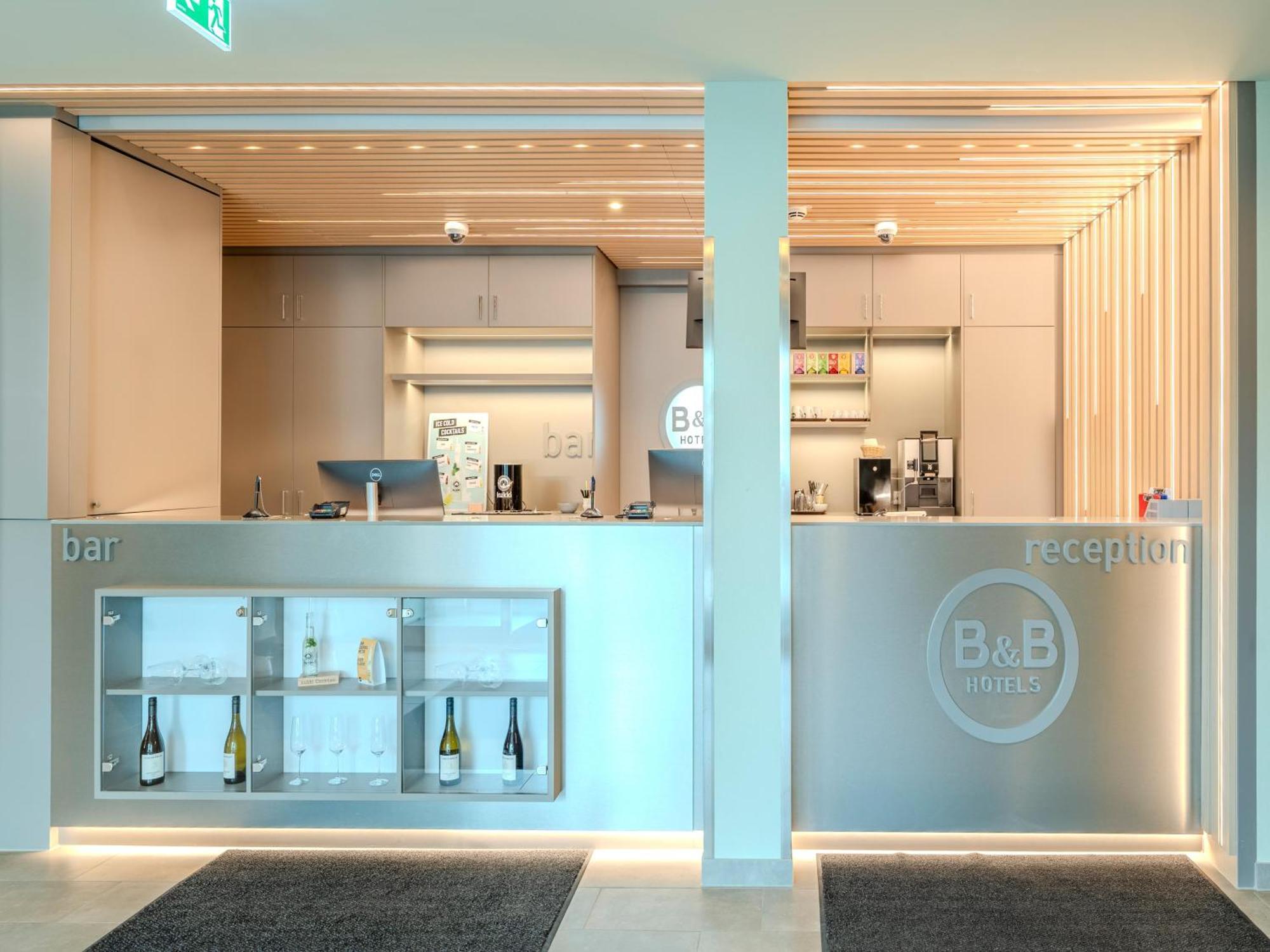 B&B Hotel Offenburg-Hbf エクステリア 写真