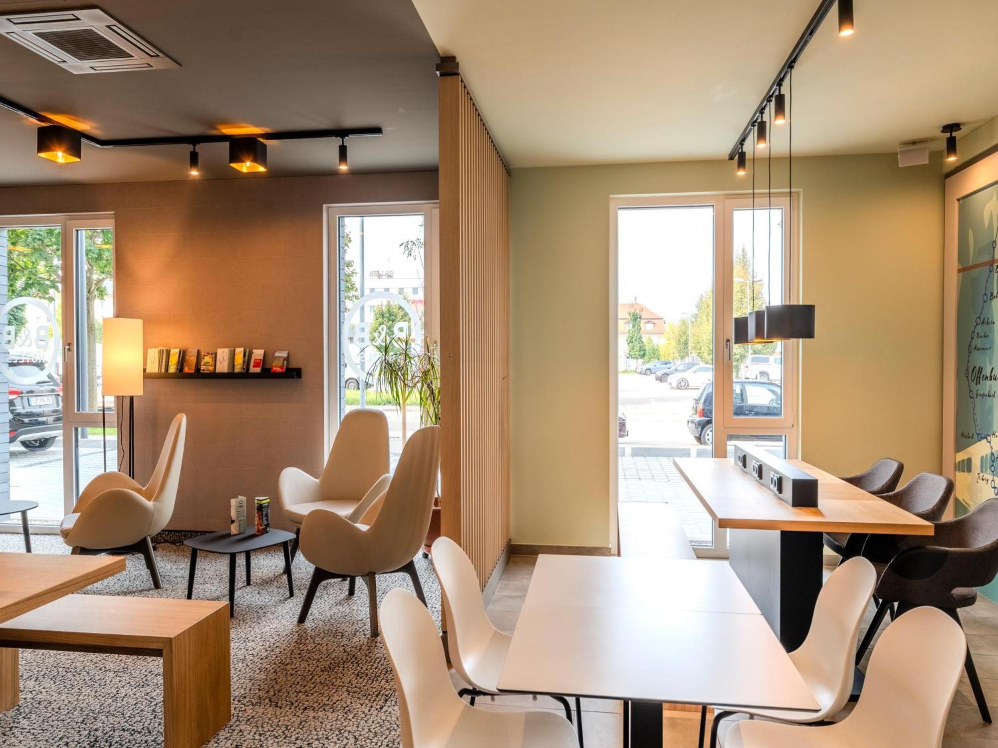 B&B Hotel Offenburg-Hbf エクステリア 写真